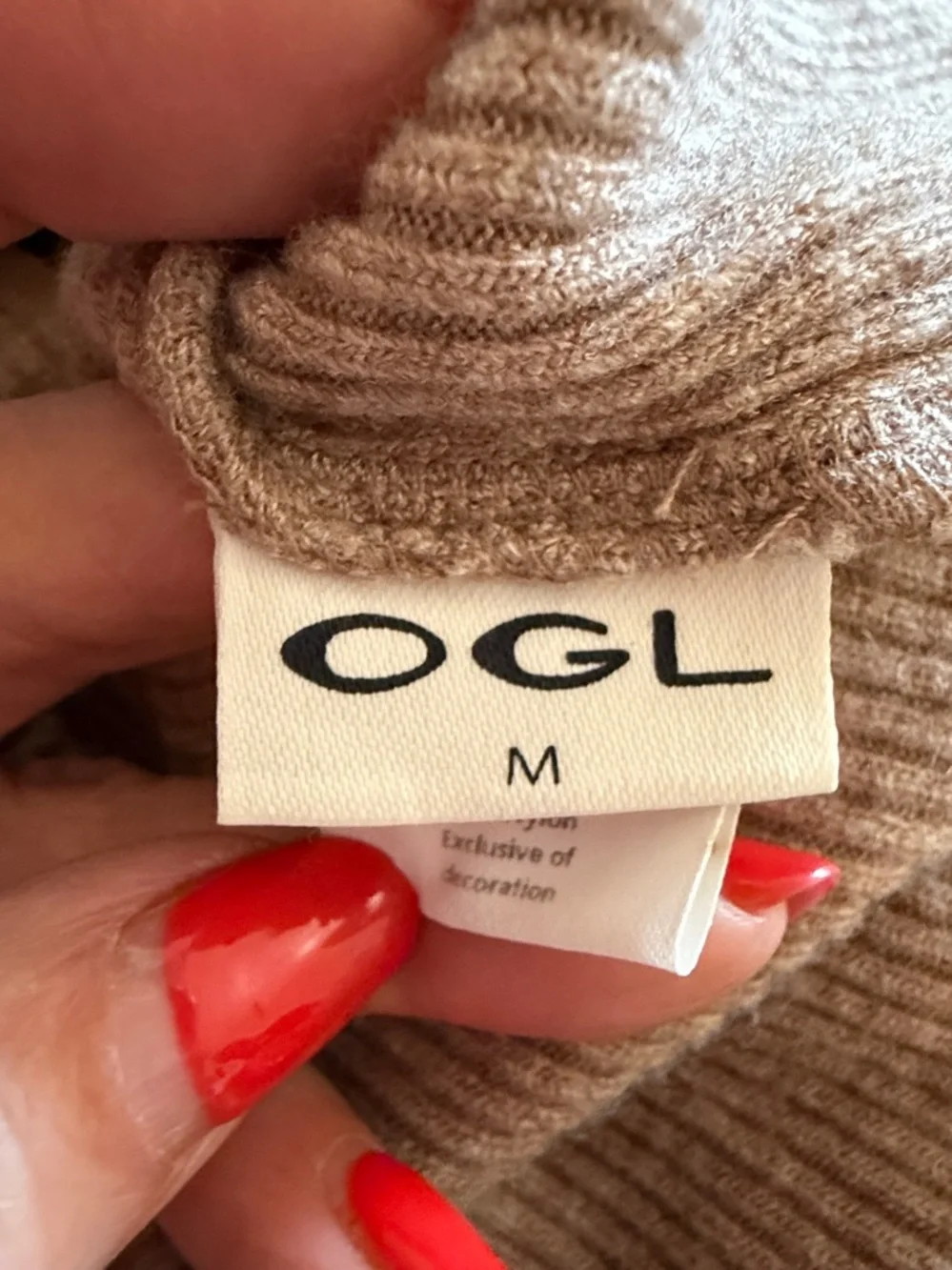 OGL Ribbed Henley with bra - Picture 10 of 11